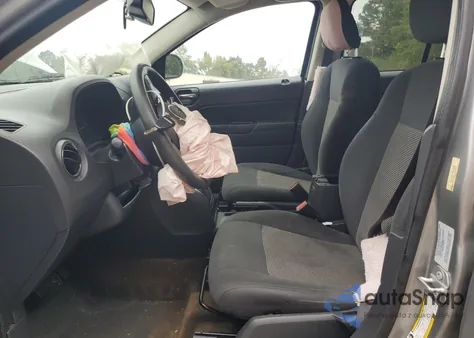 2016 Jeep Compass Sport из США, поврежденный, VIN 1C4NJCBB7GD716853